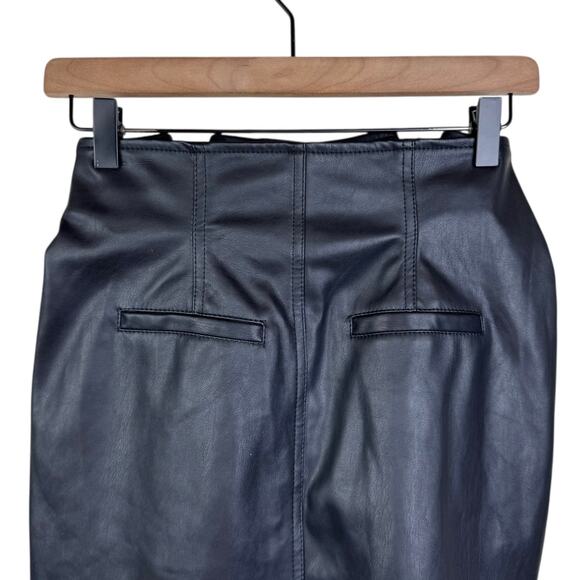 BLANKNYC NWT 25 Black Faux Leather Belted Zip Hook Eye Clasp Mini Skirt Pockets - Picture 4 of 7